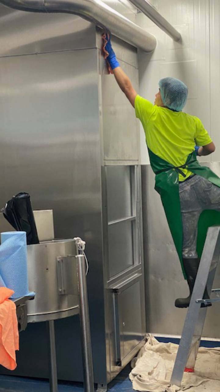 Food processing plant & equipment cleaning services
